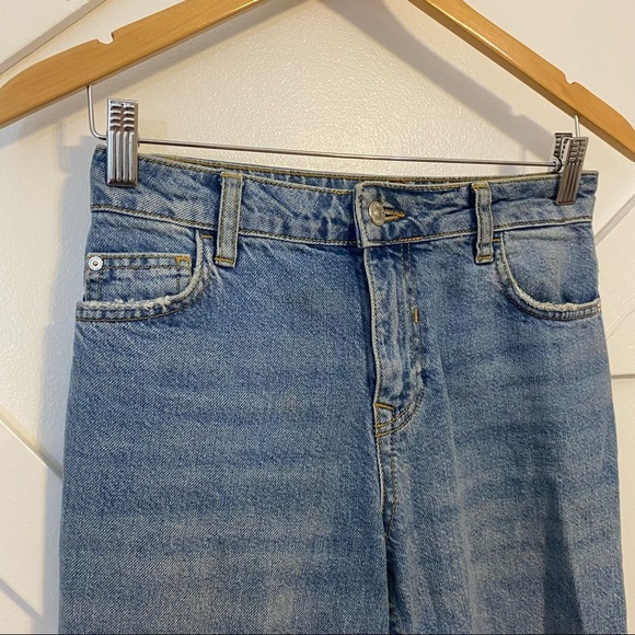 MNG Mango High Rise Crop Ankle Denim Straight Leg Mom Jeans Light Wash Sz 1 - Picture 2 of 9